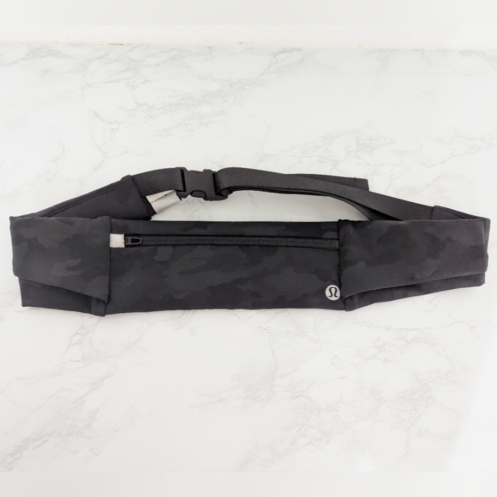 Lululemon Fast and Free Running Belt Size S/M